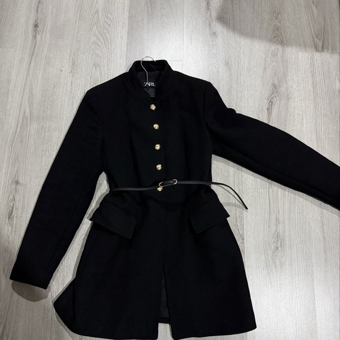 Дамско палто ZARA със съдържание на вълна.
