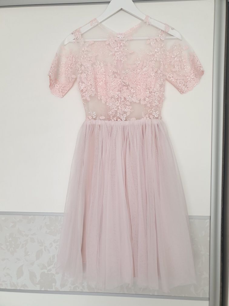 Rochie dantelă brodată cu tulle roz pal