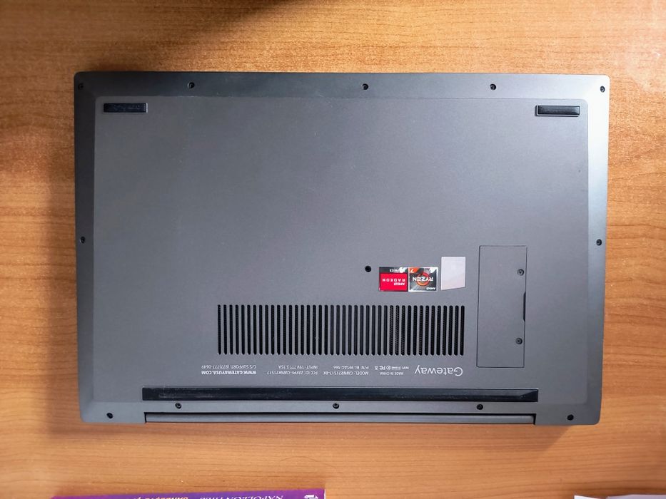 Laptop Gateway Ultra Slim (Fara baterie , probleme la pornire)