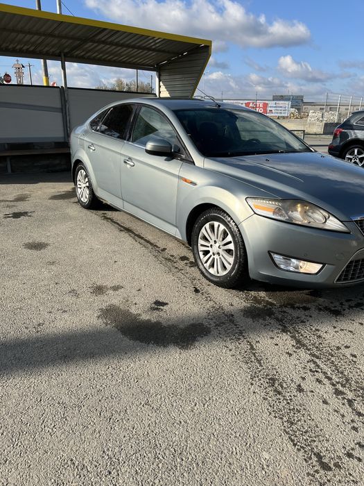 Vand   Ford Mondeo( sau fac schimb cu masina automata)