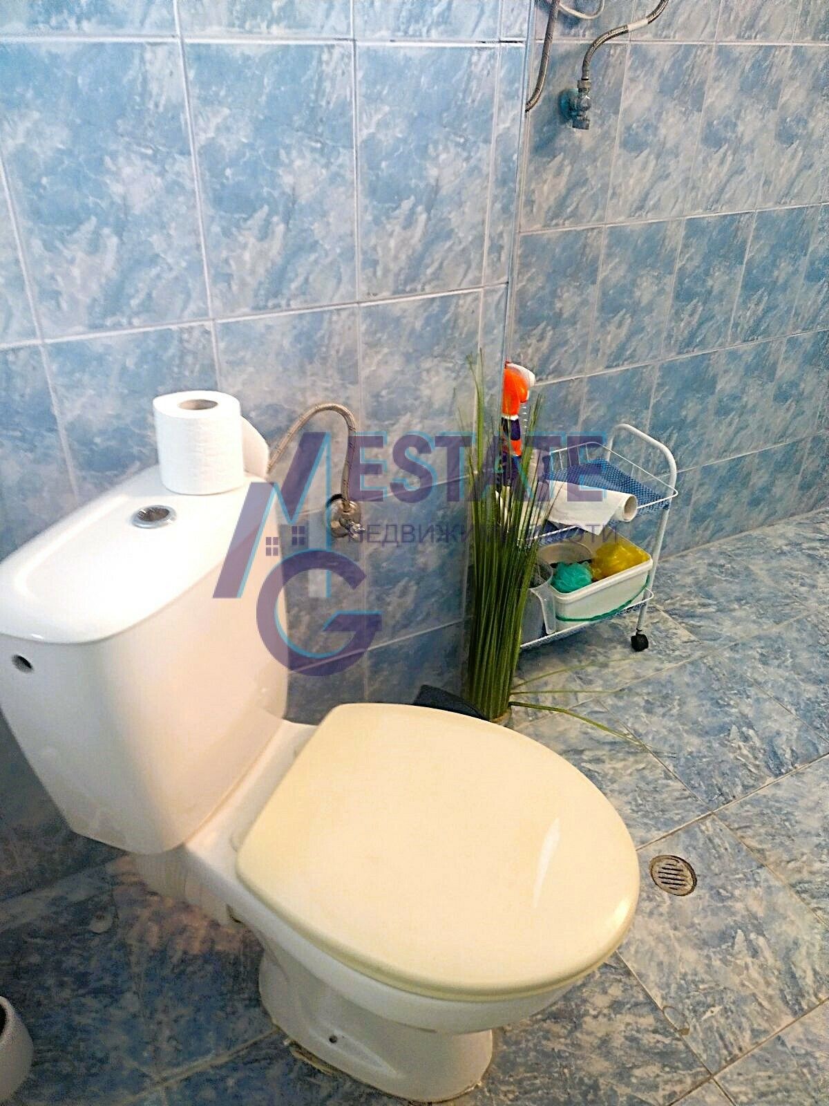Двуетажна къща в централната част на с. Равда, обл. Бургас и само