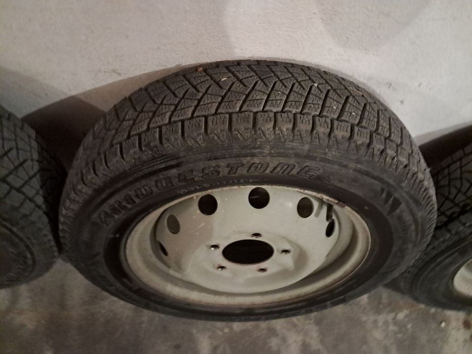 Джанти и гуми Brigestone