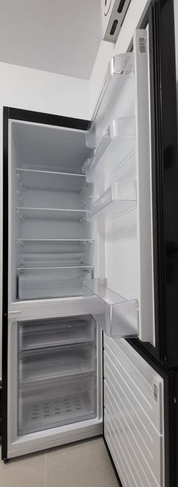 Combina frigorifica Heinner HC-V268BKE++