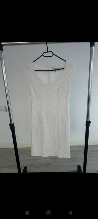 Rochie alba,stare foarte buna,mărimea 36-38