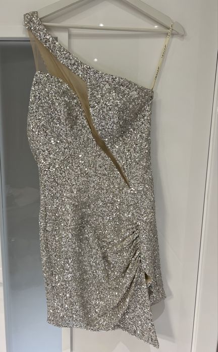 Рокля с пайети нова