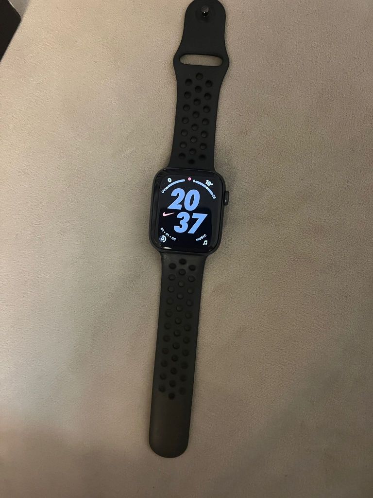 Apple watch se cellular 44mm