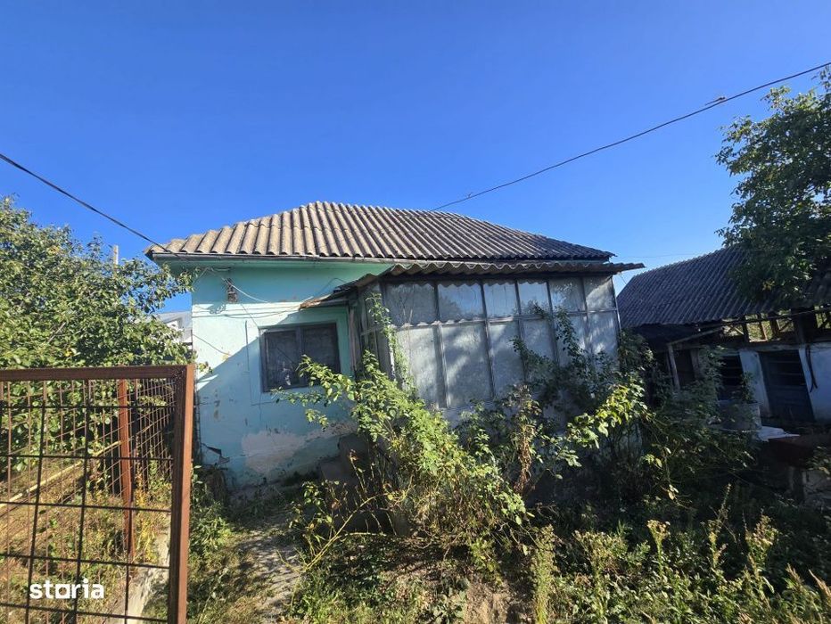 Teren 685 mp + Casa batraneasca, Ștefanesti - Golesti