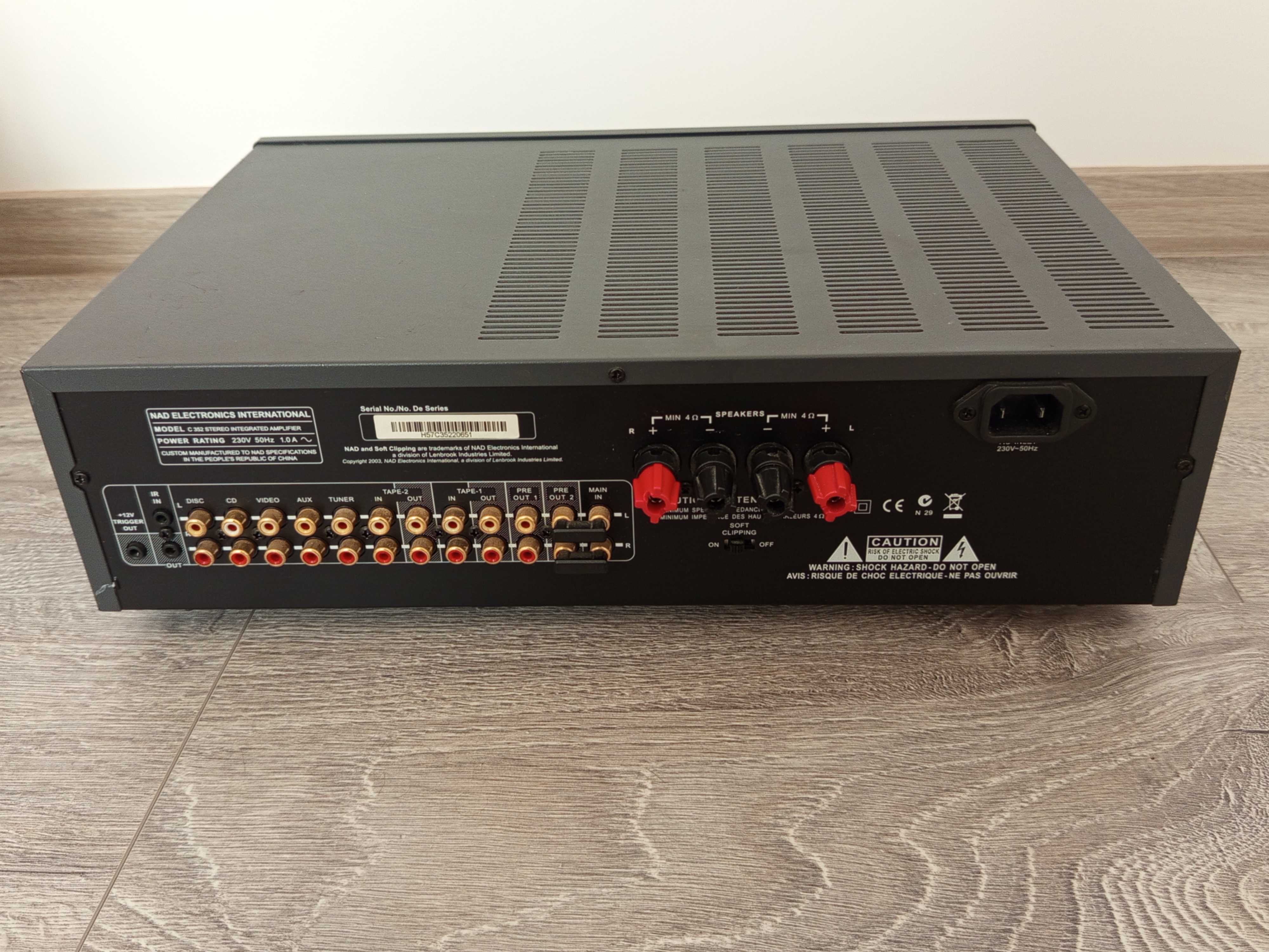 Стерео усилвател NAD C352