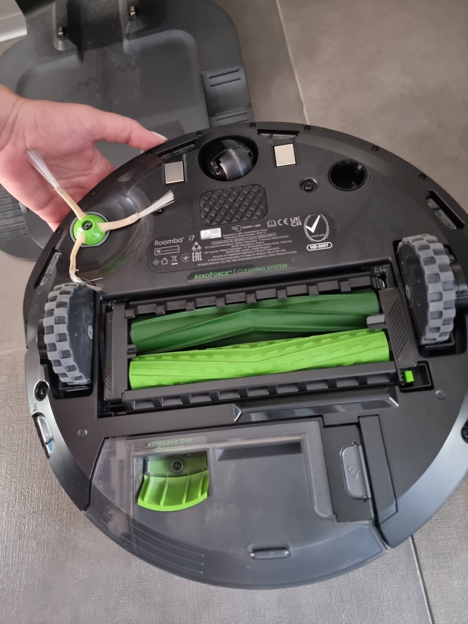 Продовам прахосмукачка робот  iRobot Roomba i7+