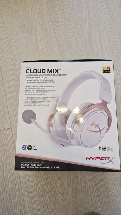 Vând casti Hyperx Cloud mix