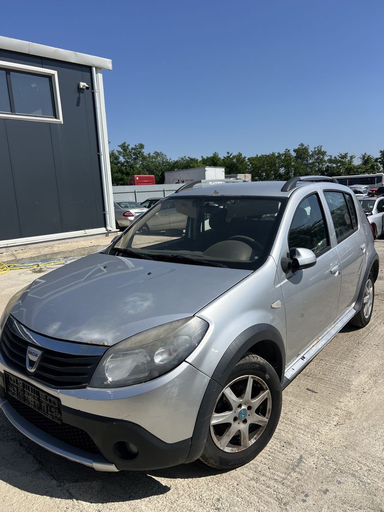 Vand bara fata capota usi haion motor 1.6  euro 5 Dacia sandero