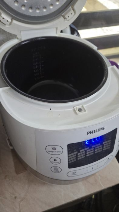 Мултикукър Philips HD4731 / 70