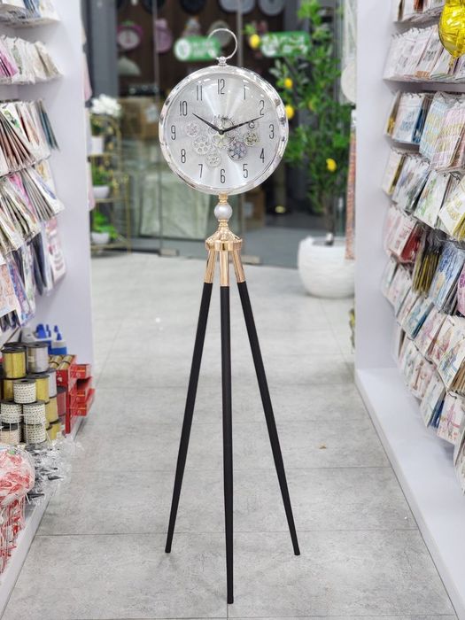 Напольные часы 3 ножки скидку