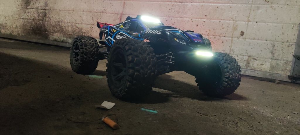 Traxxas rustler vxl 4x4 3s. 105 km/h