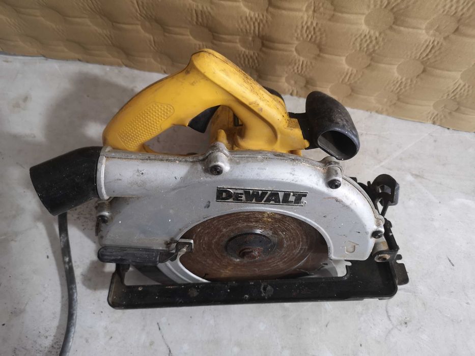 Ръчен циркуляр - DEWALT 1150W \ 110V