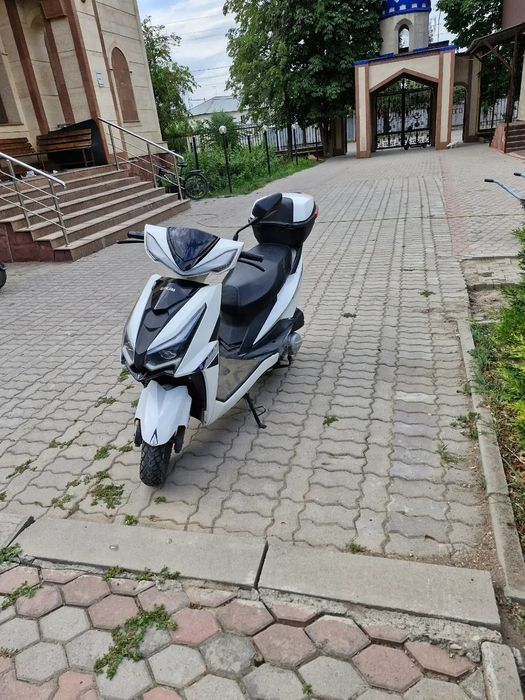 Продам скутер GJSUM