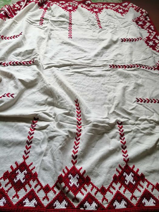 Голямо ръчно бродирано каре, покривка битова, вълнен месал