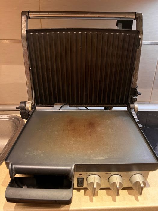 Електрически грил BORK G800