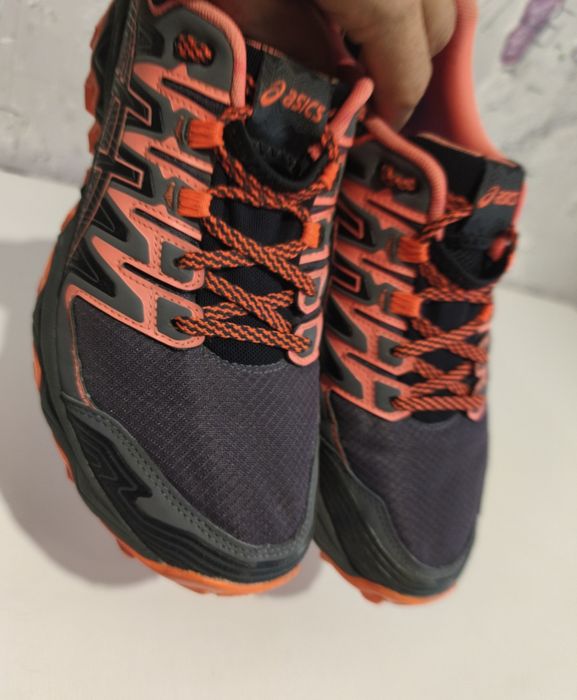 Asics Gel Fuji 40,5 (25,8cm) impecabil