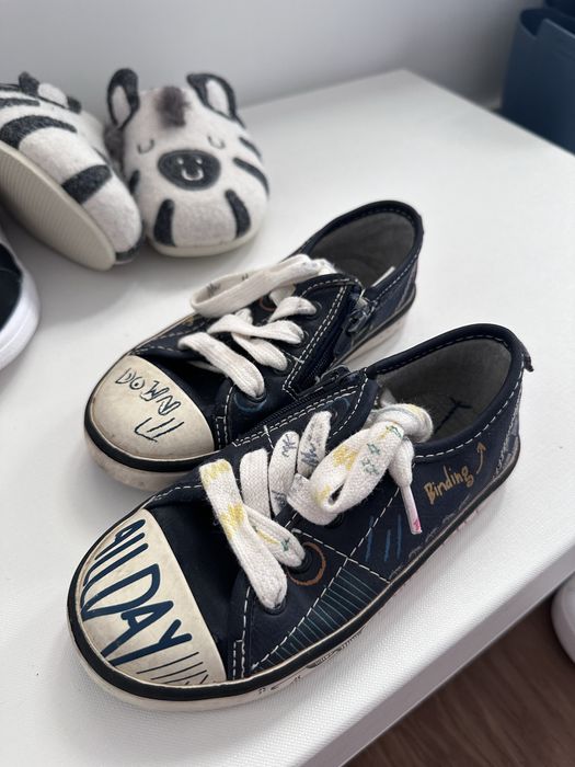 Tenisi Zara, model cu grafitti, marime 25,