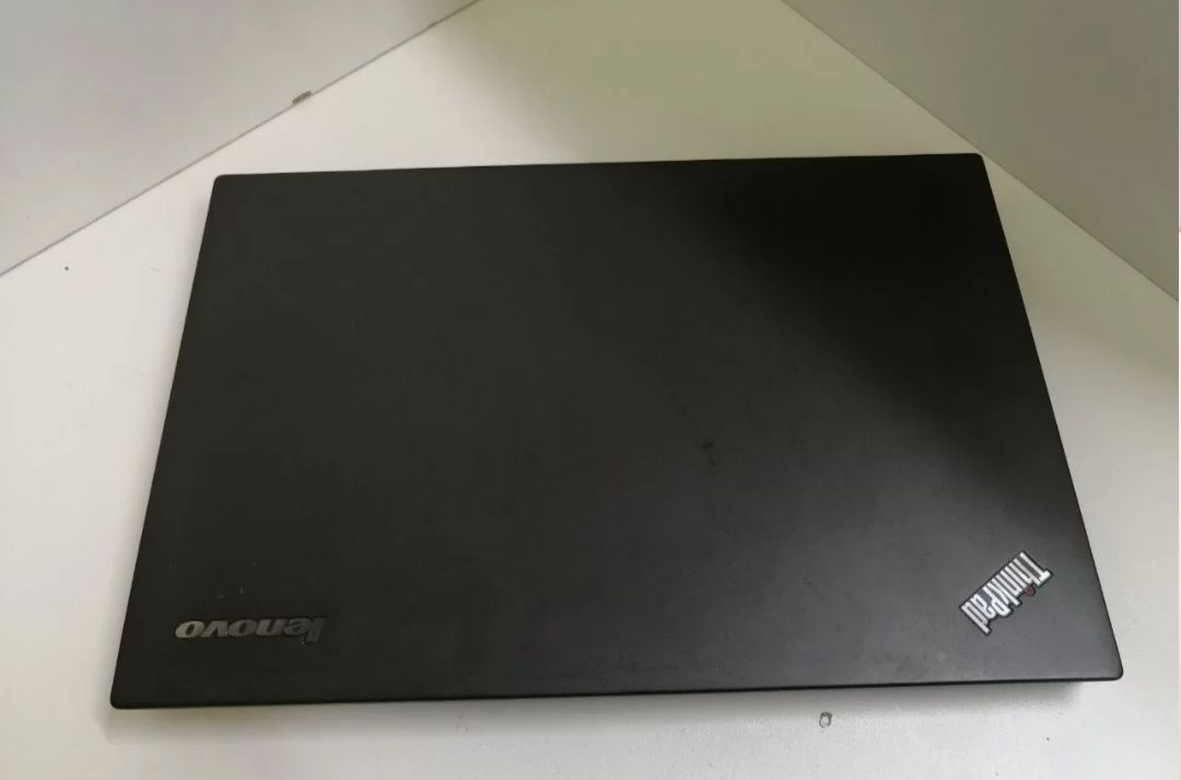 Lenova ThinkPad хорошем состоянии.