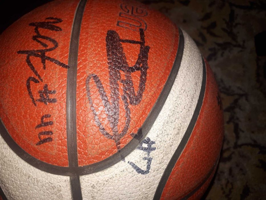 CSO Voluntari Minge Baschet cu autografe Banii merg la un baiat bolnav