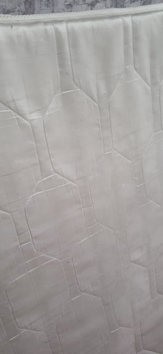 Матрас в хорошем состоянии