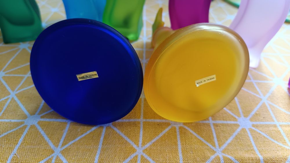 Цветни стъклени вази