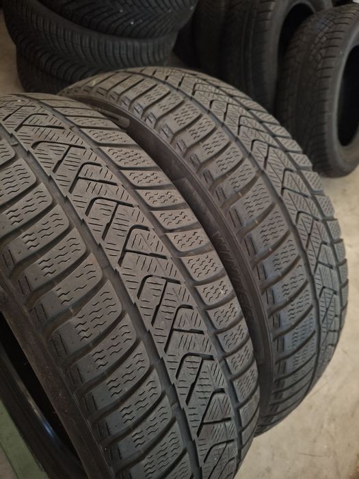 2 Anvelopele de iarnă 205 60 r17 Pirelli