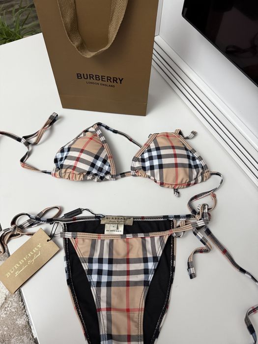 Costuk de baie Burberry ,nou