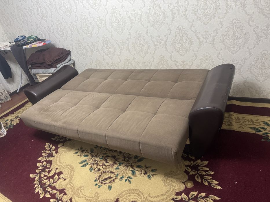 Продается диван.