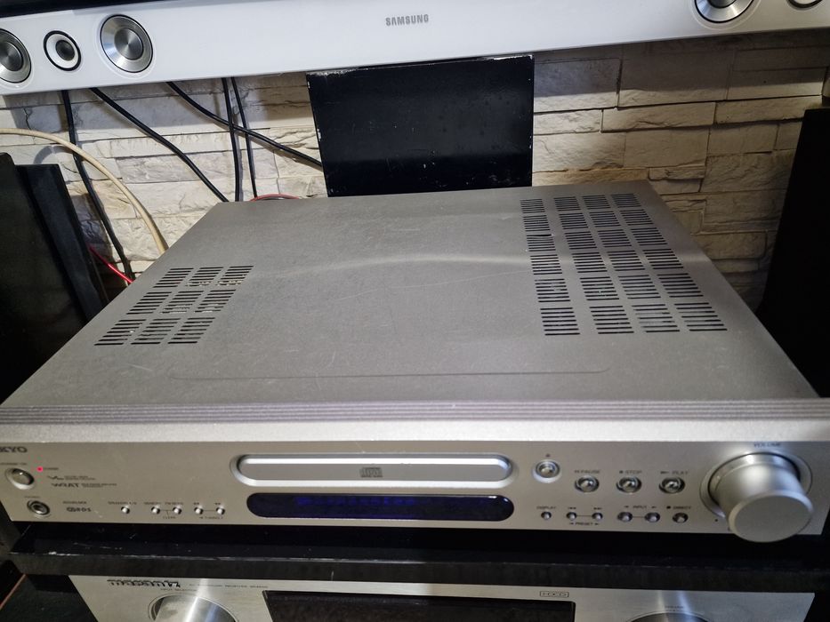 Receiver audio Onkyo CR-L5 cu cd player incorporat.