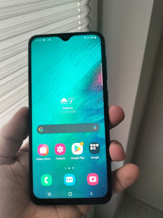 Продам Samsung A50 6/128gb