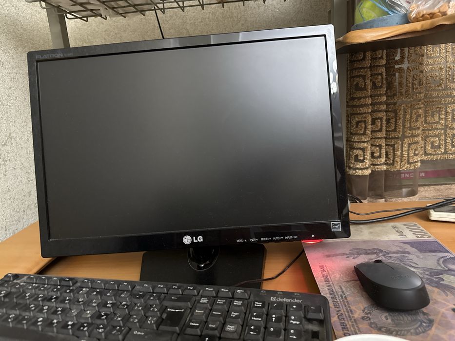 иктак манитор 19 lg срочно