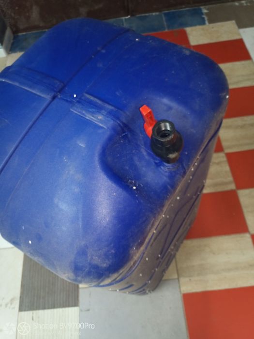 Butoi din plastic alimentar, capacitate 300 litri