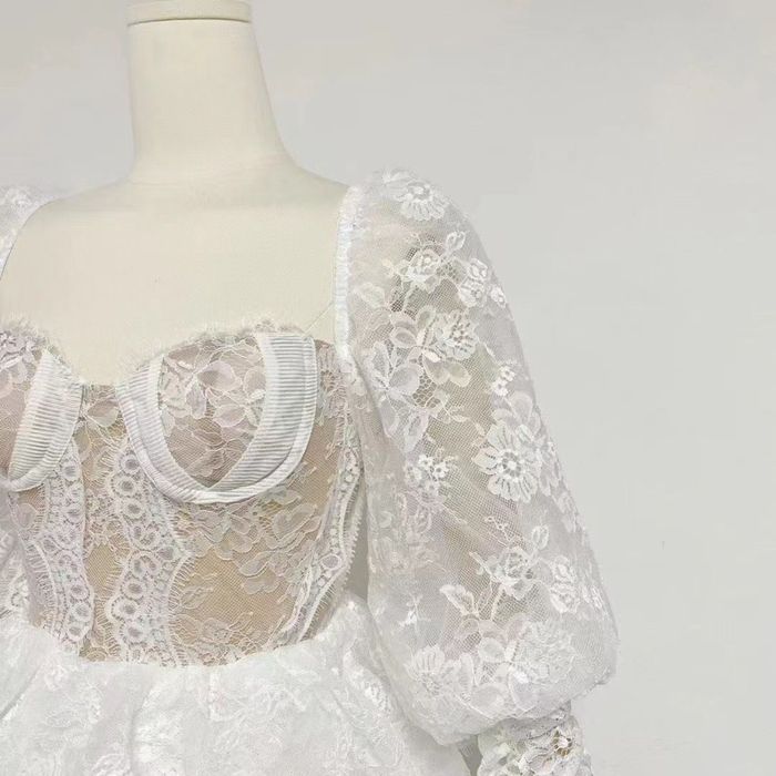 White muse романтична дантелена рокля