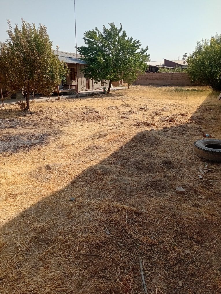 Hovli 12 sotik 2 hona vremyankasi bor