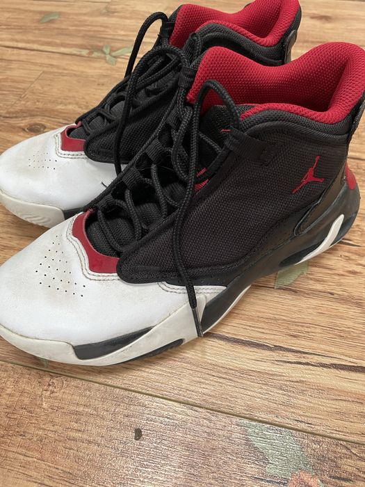 Vând Jordan Max Aura 4