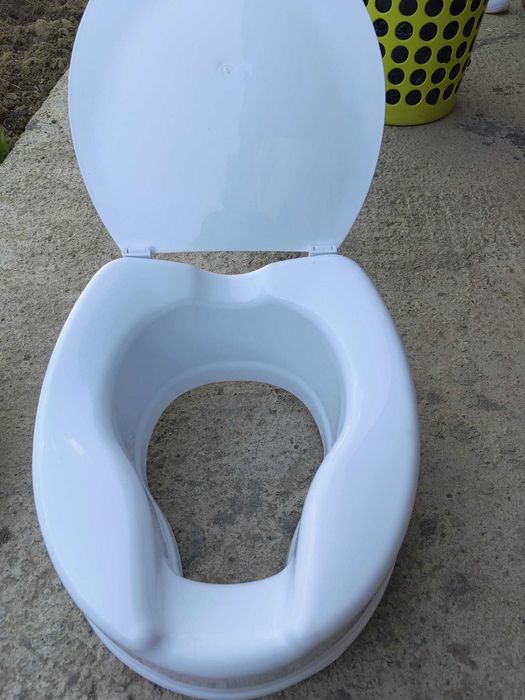 Înălțător de toaletă pentru adulți Mopedia 18 cm