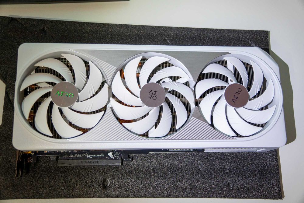 Видеокарта - RTX 4080 SUPER AERO OC 16G