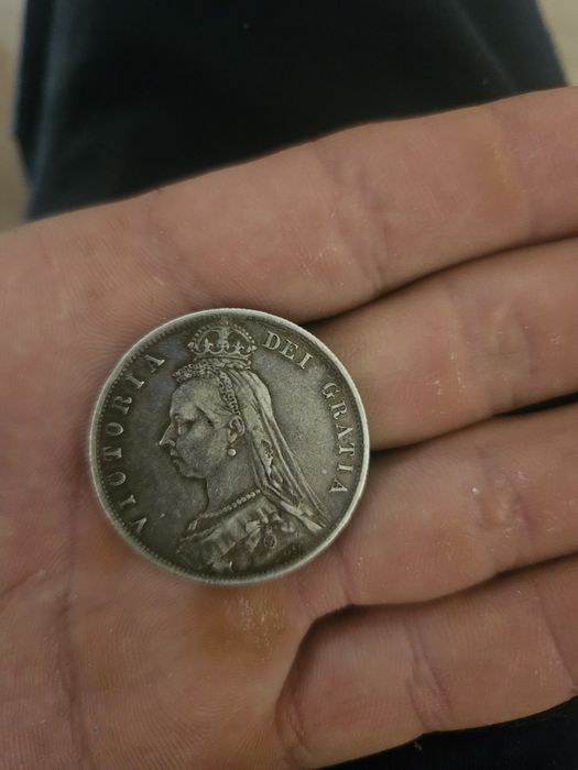 Vând moneda antica victoria dei gratia din 1887