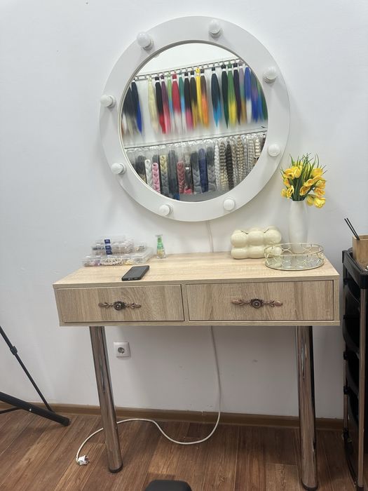 Продаю зеркало, тумбу ,помощник