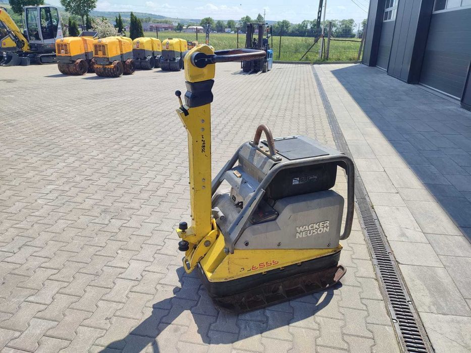 Placa vibranta reversibila Wacker Neuson DPU6555Heh Folosit, SH