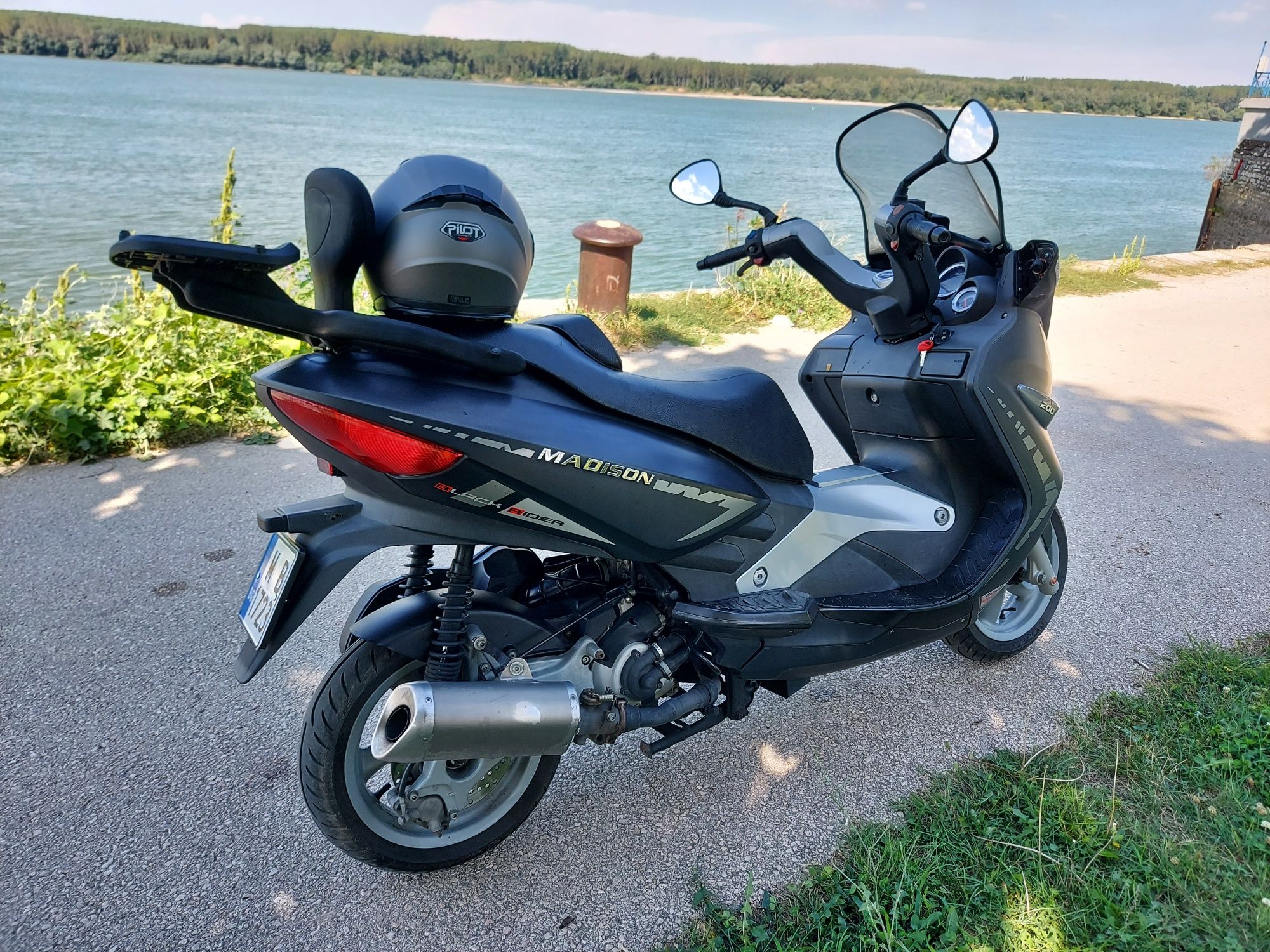 Malagu Madison 200