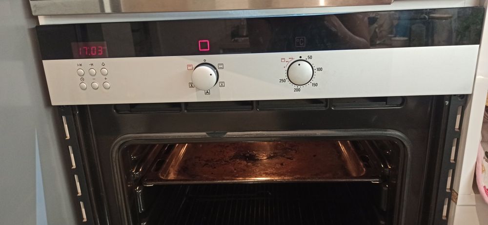 Фурна за вграждане Siemens инокс с черно