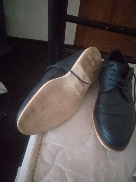 Vind pantofi barbati stare bùnă