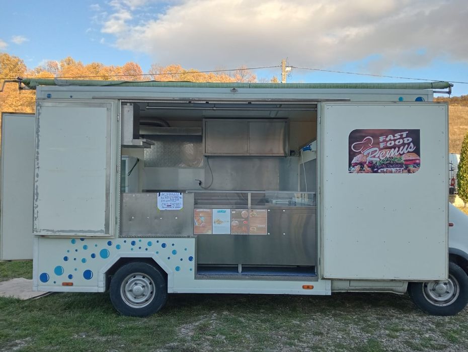 Autilitara fast food stradal