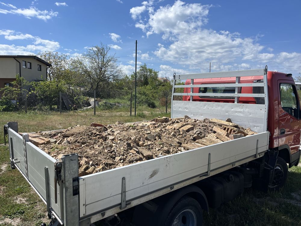 Транспортни услуги със самосвал
