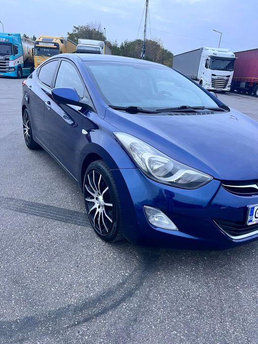 Hyundai elantra 2012 1.6 benzina