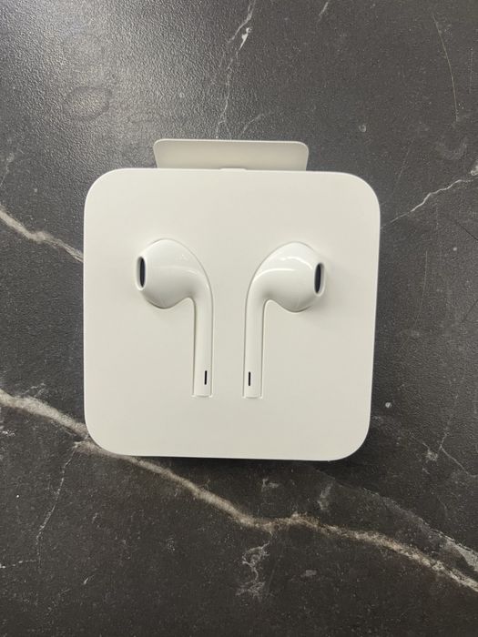Продам наушники USB-C оригинал